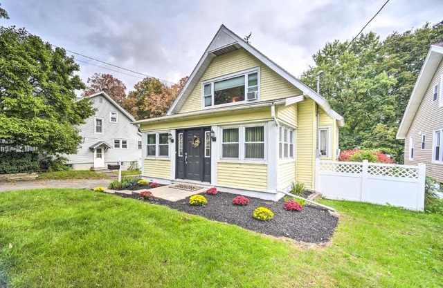 Pet-Friendly Latham Retreat about 7 Mi to Albany!
