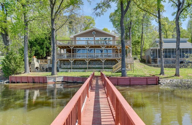 Pet-Friendly Lexington Vacation Rental on Lake!