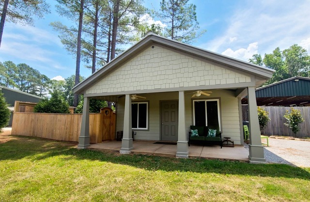 Pet-friendly Magnolia + Fishing & Trails