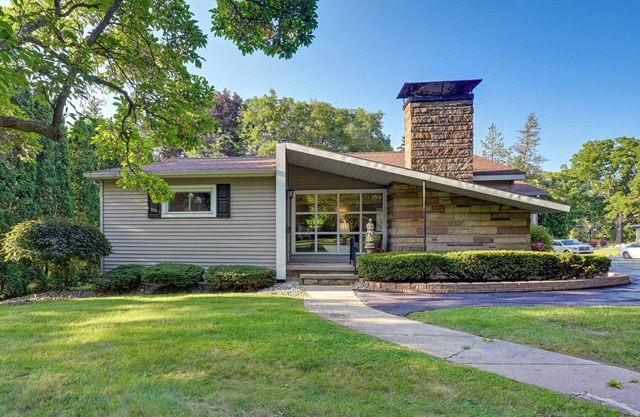 Pet-Friendly Michigan Escape w/Patio & Gas Grill!