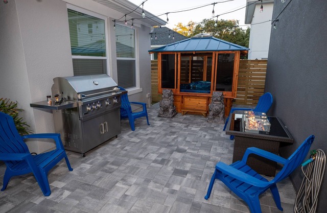 Pet Friendly Modern Zen Studio Retreat w/Hot Tub! by RedAwning