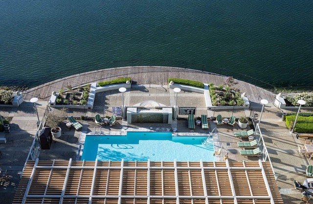 Pet-friendly Property w/Pool, Junior King Suite at Grand Bay San Francisco Hotel