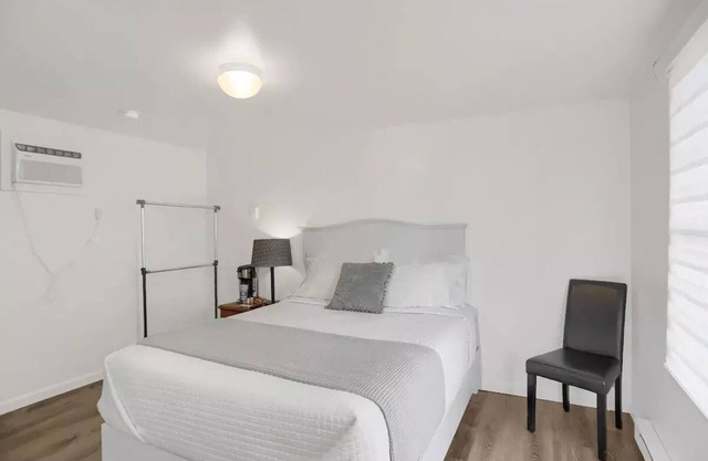 Pet Friendly Queen bed Room 102 at Halifax Innnn