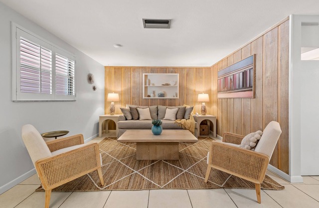 Pet-Friendly Retreat: Walk to Lido Key Beach & St. Armands - Summer Nights