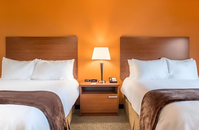 Pet-Friendly Space w/Full Kitchen Perfect for Long Stays - Easy Access to I-35