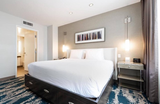 Pet Friendly Stay Near Magnificent Mile and Chicago Riverwalk!