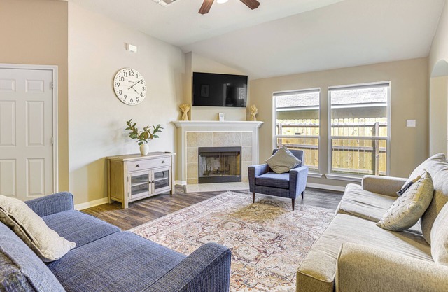 Pet-Friendly Texas Retreat w/Fenced-In Yard!
