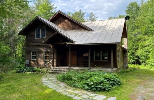Pet Friendly Timber Frame Home in a True Vermont Setting, Deck with New Hot Tub,