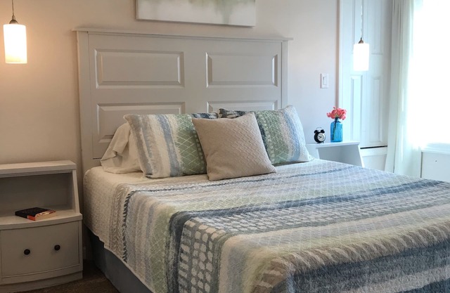 Pet Friendly with Large Fenced Yard, Close to Holland State Park and Downtown