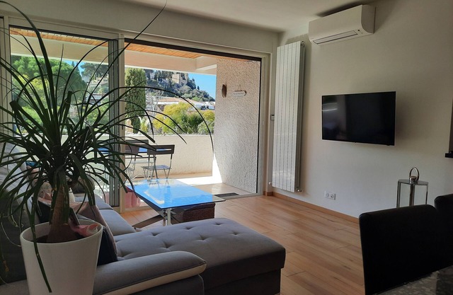 Petit Paradis Cassis ctre, Apt 90 m2 200m beach, terrace south Park, air conditioning