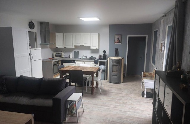 Petite maison lirenolles