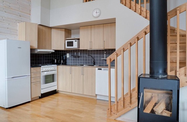 Pets allowed | Ski shed | Wood stove | TV
