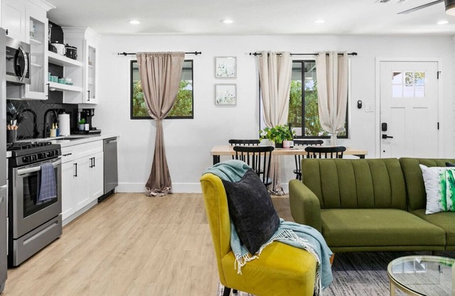 Phoenix Escape: Modern & Private | Kitchen w/King