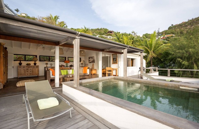 Phoenix in Pointe Milou by Personal Villas - An Unforgettable Escape Awaits