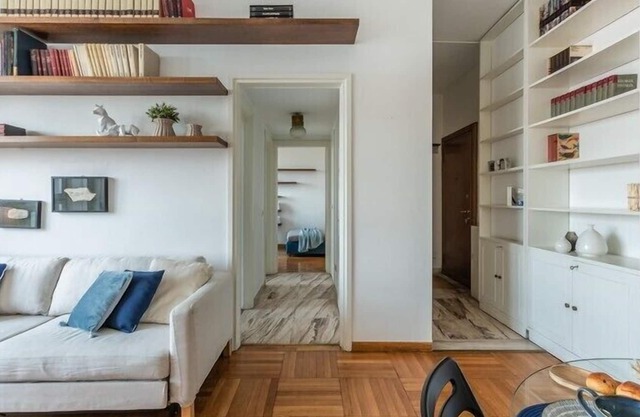 Piazzale Biancamano 2 - Cozy and bright apartment with a wiew