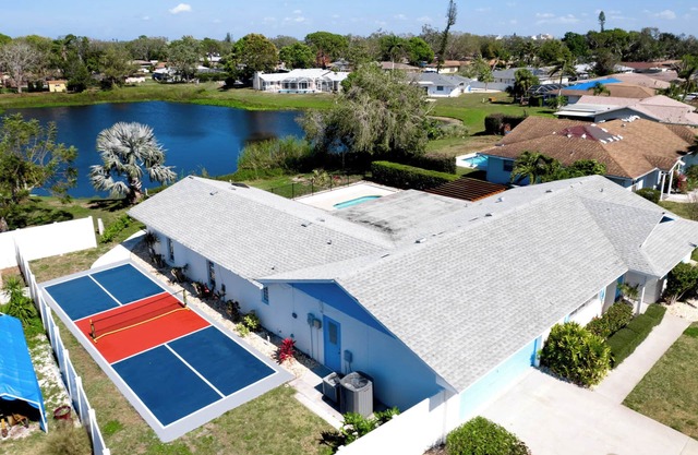Pickleball Escape! Pond! Private Pool! Foosball