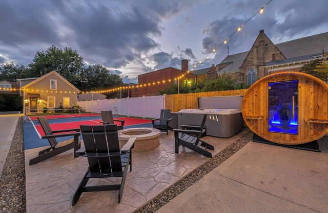 Pickleball | Hot Tub | Sauna | 3 King BR + Bunk RM