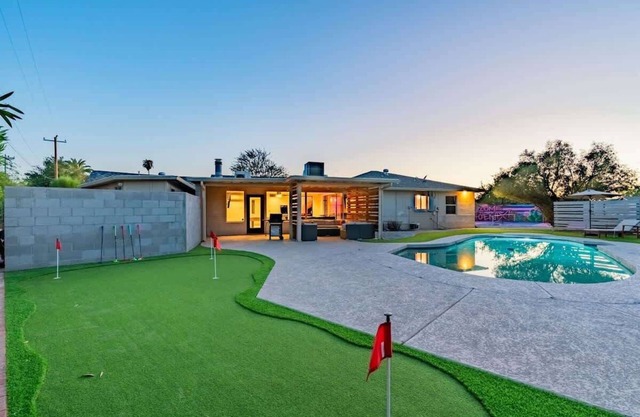 Pickleball | Sparkling Pool | Mini Putt | Sleeps14