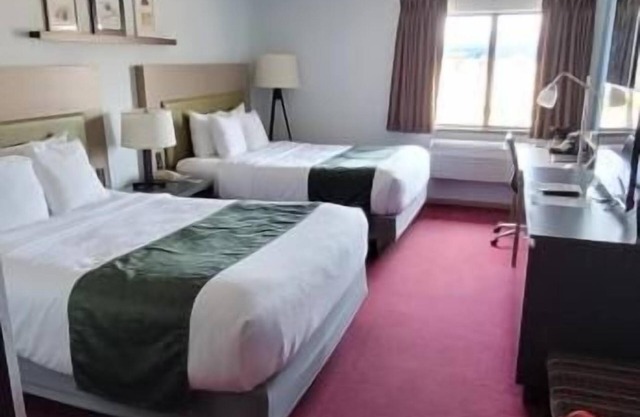 Pictured Rocks Inn & Suites