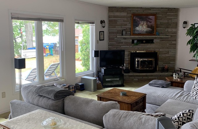 Pigeon Lake Vacation Rental - Peterborough