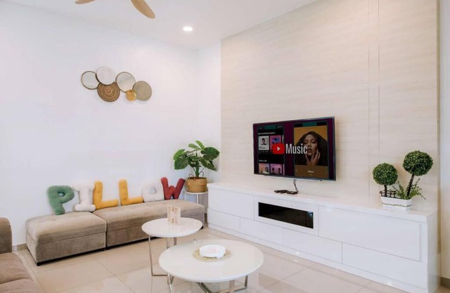 Pillow Cottage Semi-D Home Stay Town Malacca (18pax)