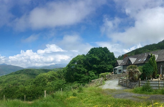 Pine Cottage - Exceptional Location In Snowdonia National Park Near Beaches