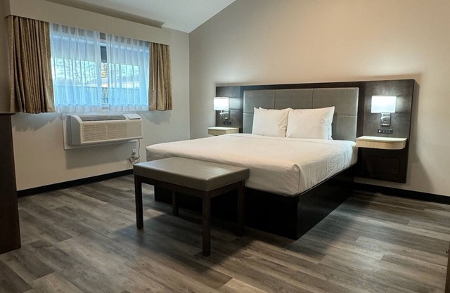 Pine Grove Executive SuitesnNewly Renovated Extended Stay Port Huron