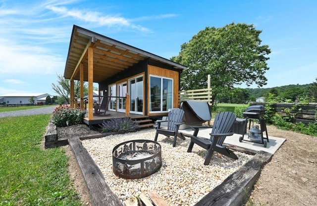 Pine Grove Scenic View: Unforgettable Love Getaway