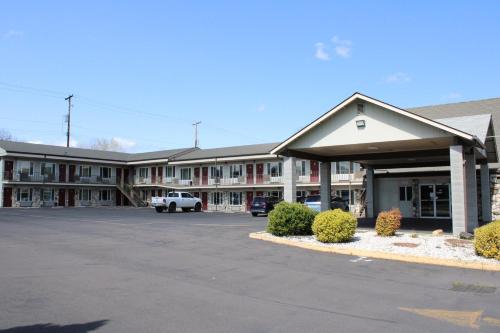 Pine Tree inn
