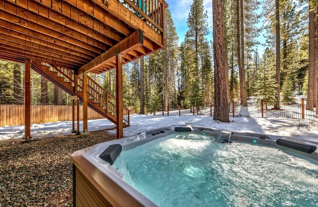 Pine Tree Paradise - Tasteful decor, Quiet, Ski Kirkwood/Sierra