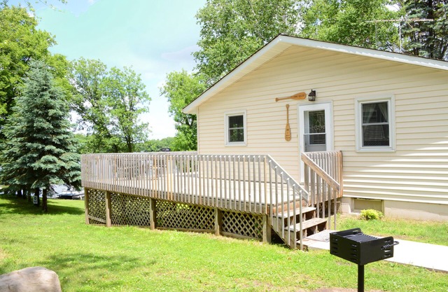 Pine Valley - 4 BR/2Bath Vacation Home w/private beach, dock, & campfire area!