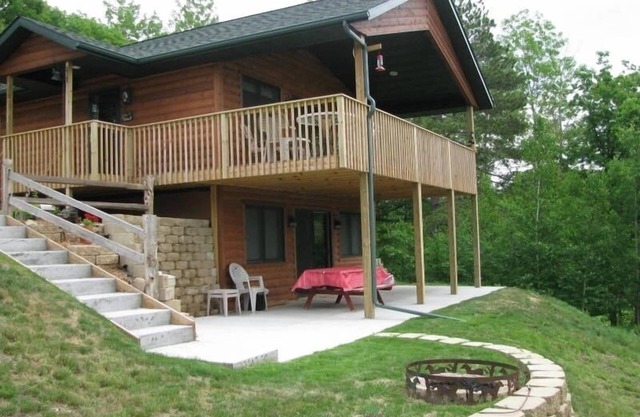 'Pinecone Retreat' Book Your Fun Now! Spider Lake Resort