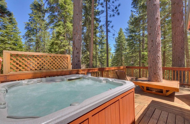 Piney wood By Tahoe Getaways - Quiet 2 BR + Loft w/Private Hot Tub