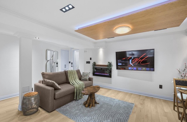 Pinnacle of Luxury & Leisure -2 Bedroom |2 full Bathroom | Full Kitchenn