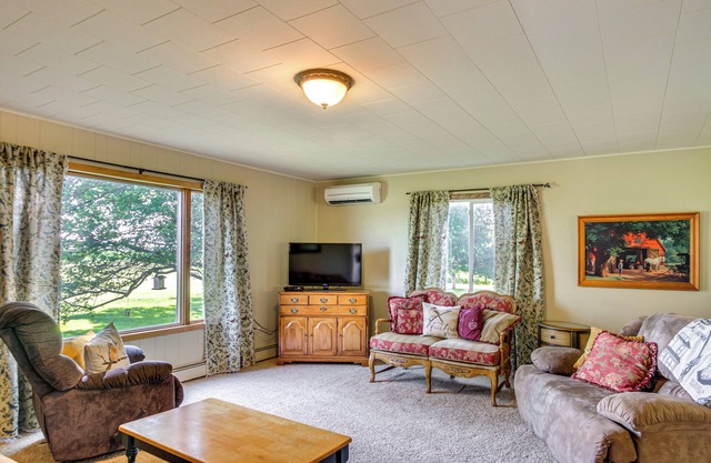 Pioneer-Era Retreat in Sanborn w/Museum Access