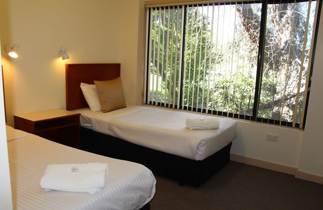 Pioneer Way Motel