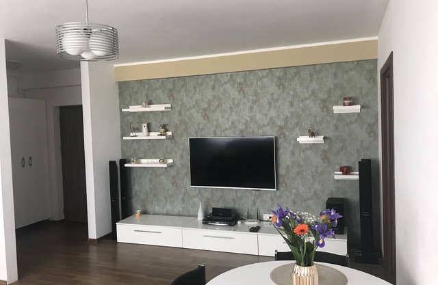 PIPERA LAKE VIEW BRIGHT APARTAMENT