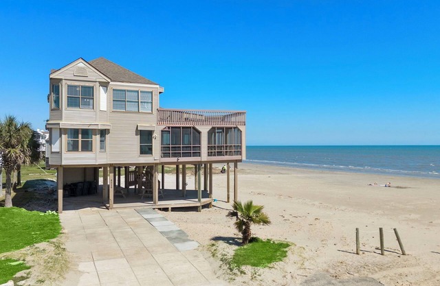 Pirates Beach Retreat | Pet Friendly & On Beach!