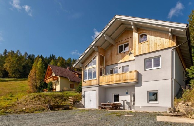 Pistenblick by Interhome
