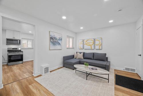Pittsburgh Millvale Modern and Cozy 1 Bedroom Apartment with Parking