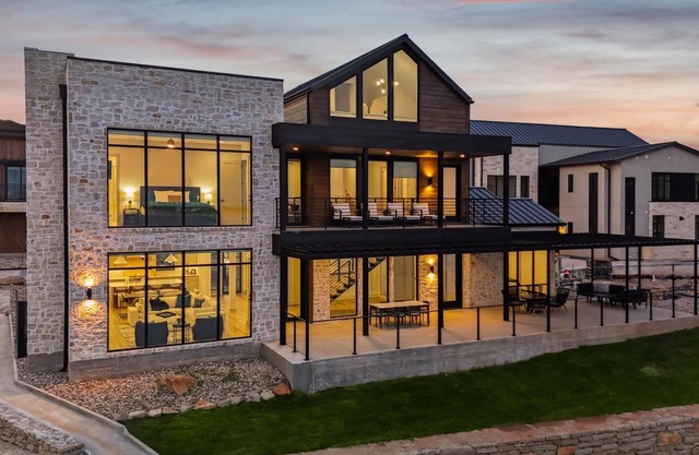 PK Paradise | Brand new home! | Sleeps 17 w game room