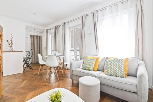 Place de la Concorde Luxurious Apartment-2BR-6P-Free Netflix