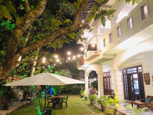 Plantation Surf Inn & Restaurant - Midigama