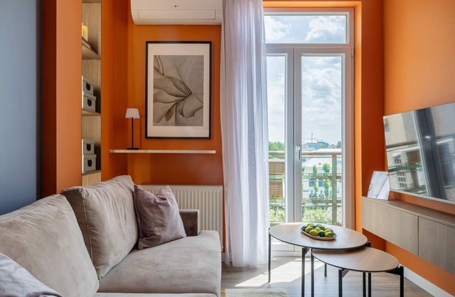 Playful & Bright 1BR near The Faculty of Law