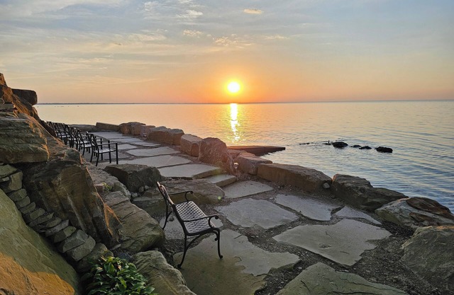 Plaz Vilka Beachfront House, cozy & comfortable!
