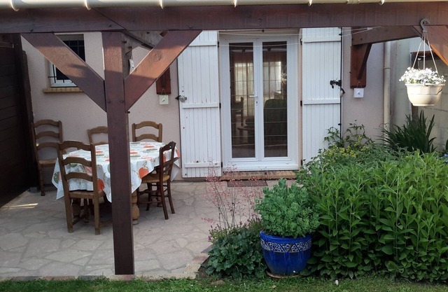 Pleasant accommodation in a small village south of Essonne