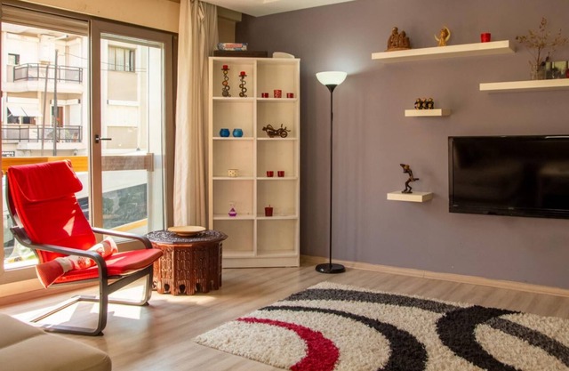 Pleasant and Central Flat with Balcony in Izmir