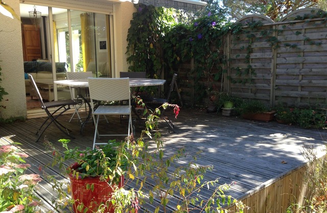 Pleasant and quiet house in Laroque Timbaut