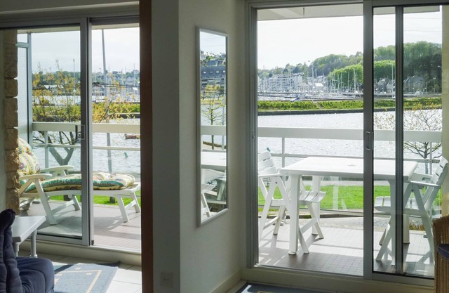 Pleasant APT, panoramic view on PORT PLAISANCE, south west, 2 pers