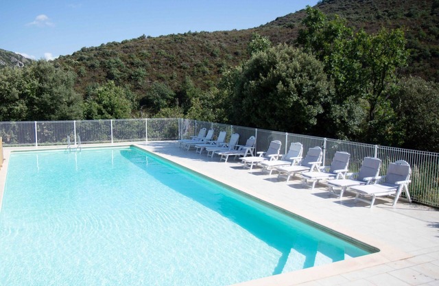 Pleasant little house with shared swimming pool
